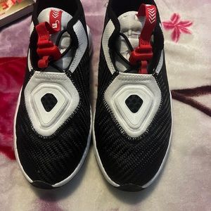 Lebron james shoes soldier 14